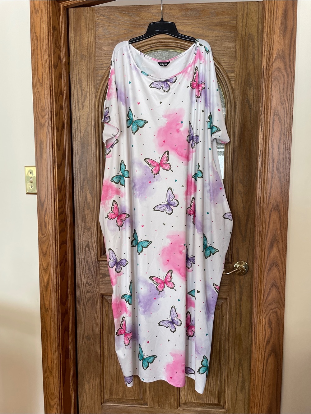 women chicme lounger with pockets Size 5 XL. Beautiful butterfly design.